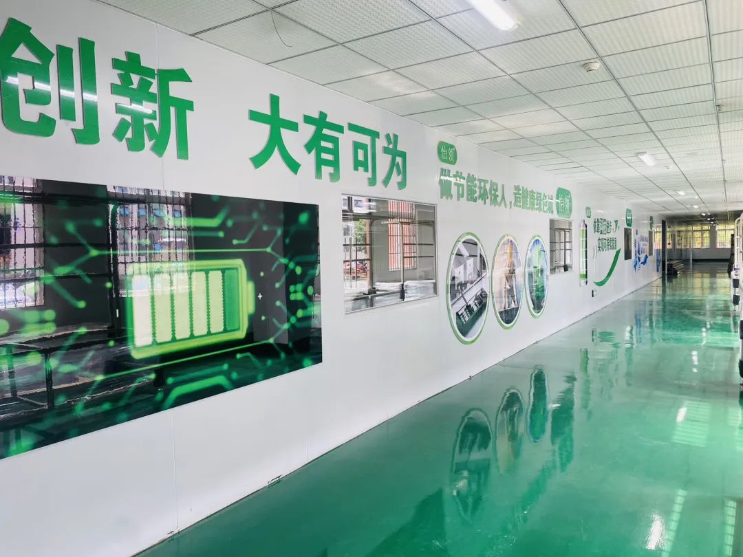 首批充电桩产品下线！jinnianhui今年会新能源跑出发展“加速度”