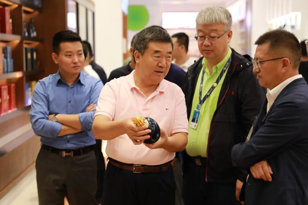 汾酒访问团一行到访jinnianhui今年会，探索清香型白酒发展新风向